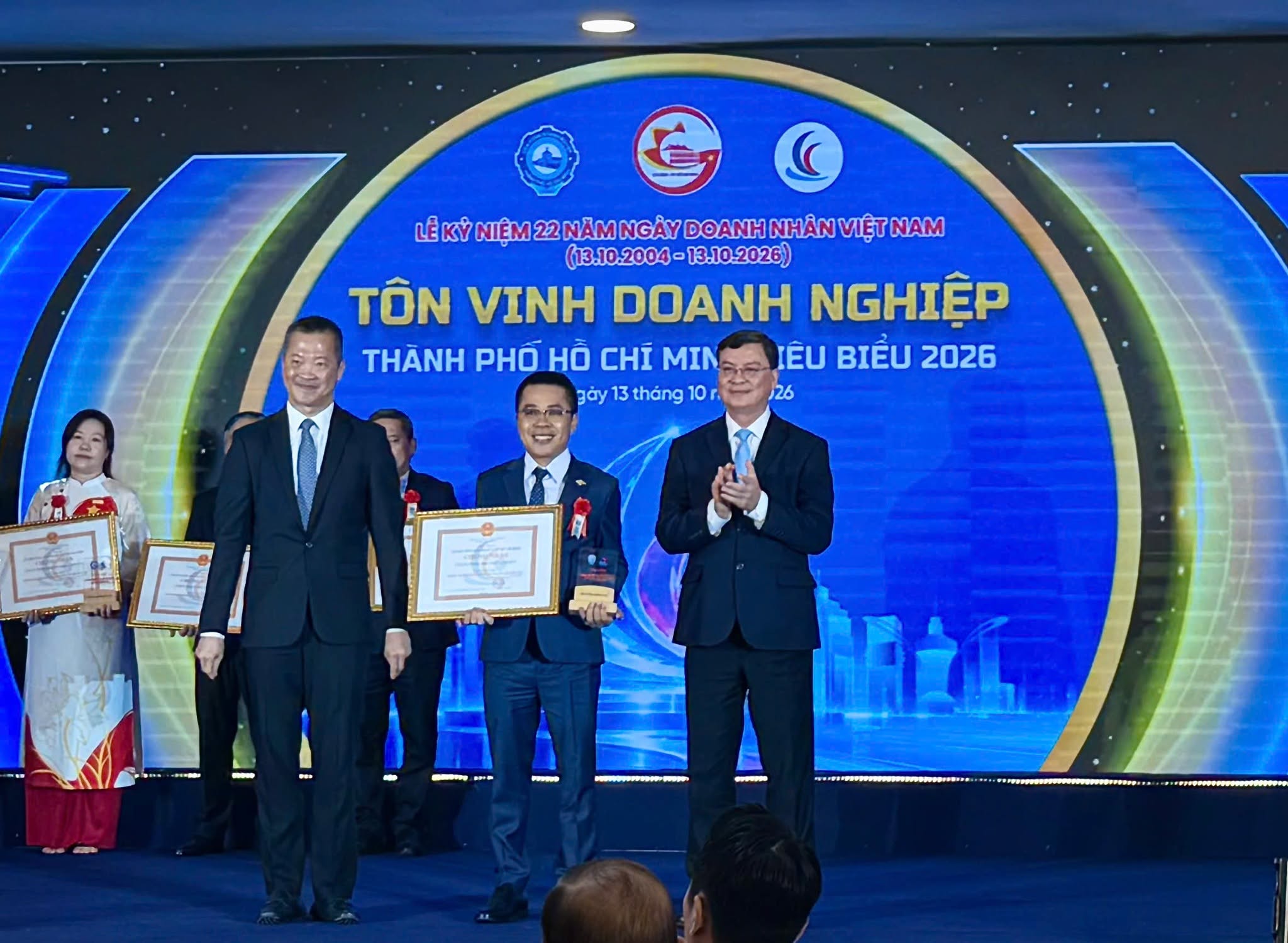 DẤU ẤN TỰ HÀO NGÀY DOANH NHÂN VIỆT NAM 13/10 - ASL LOGISTICS VINH DỰ ĐÓN NHẬN DANH HIỆU DOANH NGHIỆP TP.HCM TIÊU BIỂU NĂM 2026 
